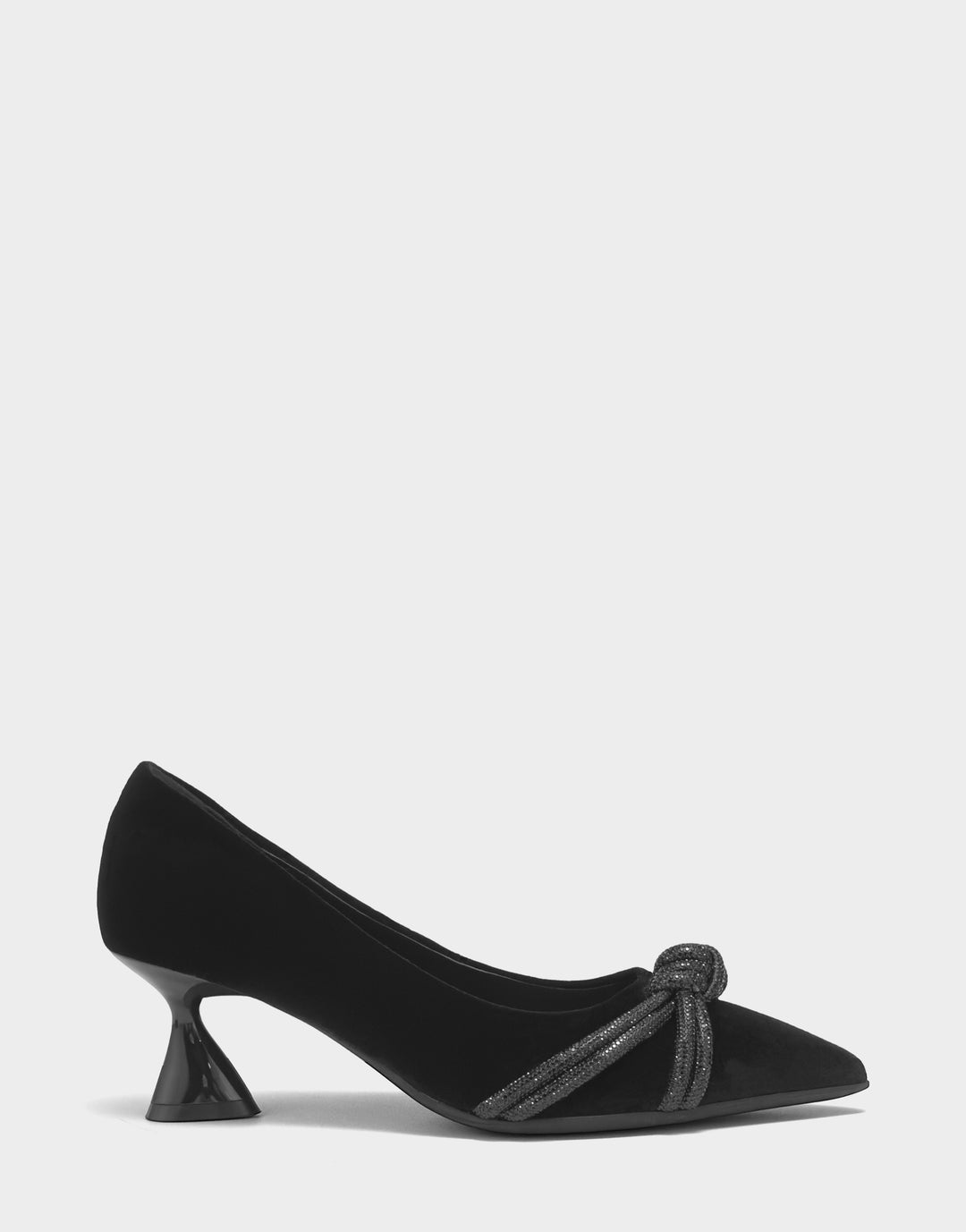Comfortable Women's Pump In Black Velvet Side View
