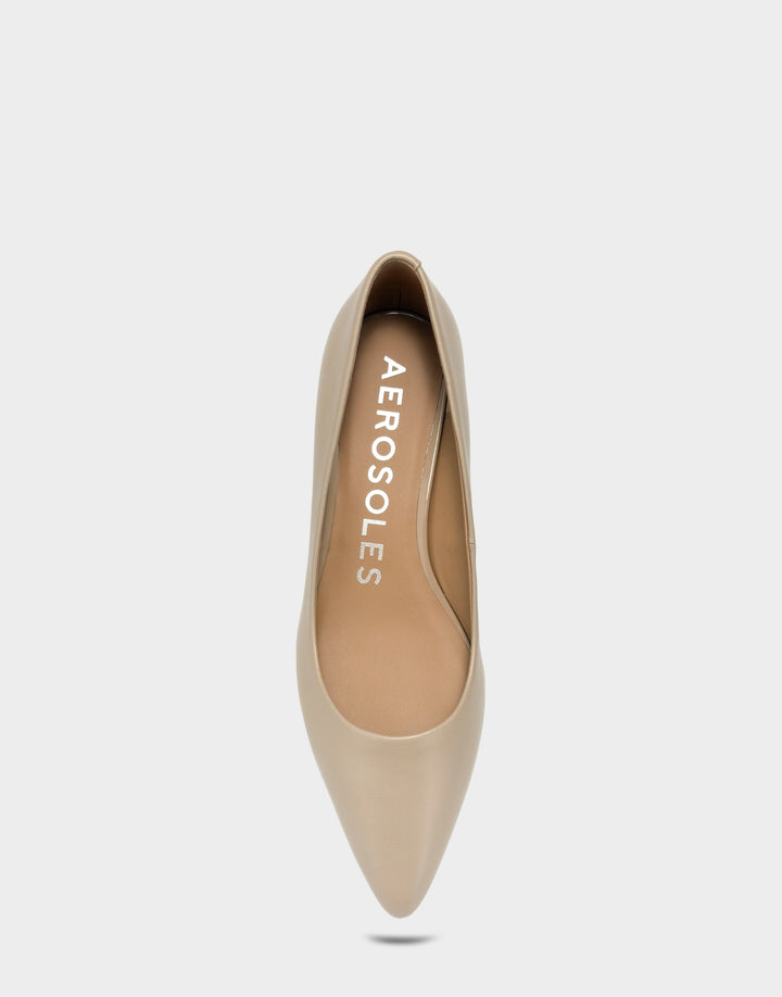 Comfortable Women's Kitten Heel in Dune Leather Leather, top view 
